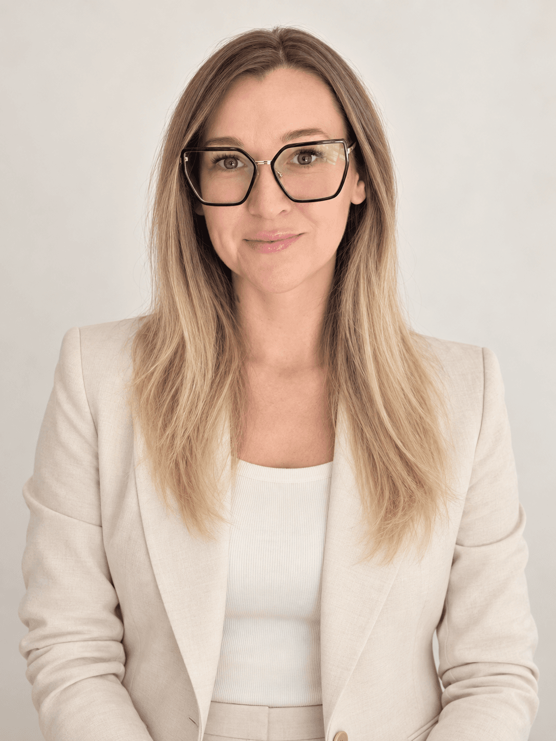 Kriszti vagyok, az EyeStyle Budapart megálmodója, szempilla- és szemöldökstylist.